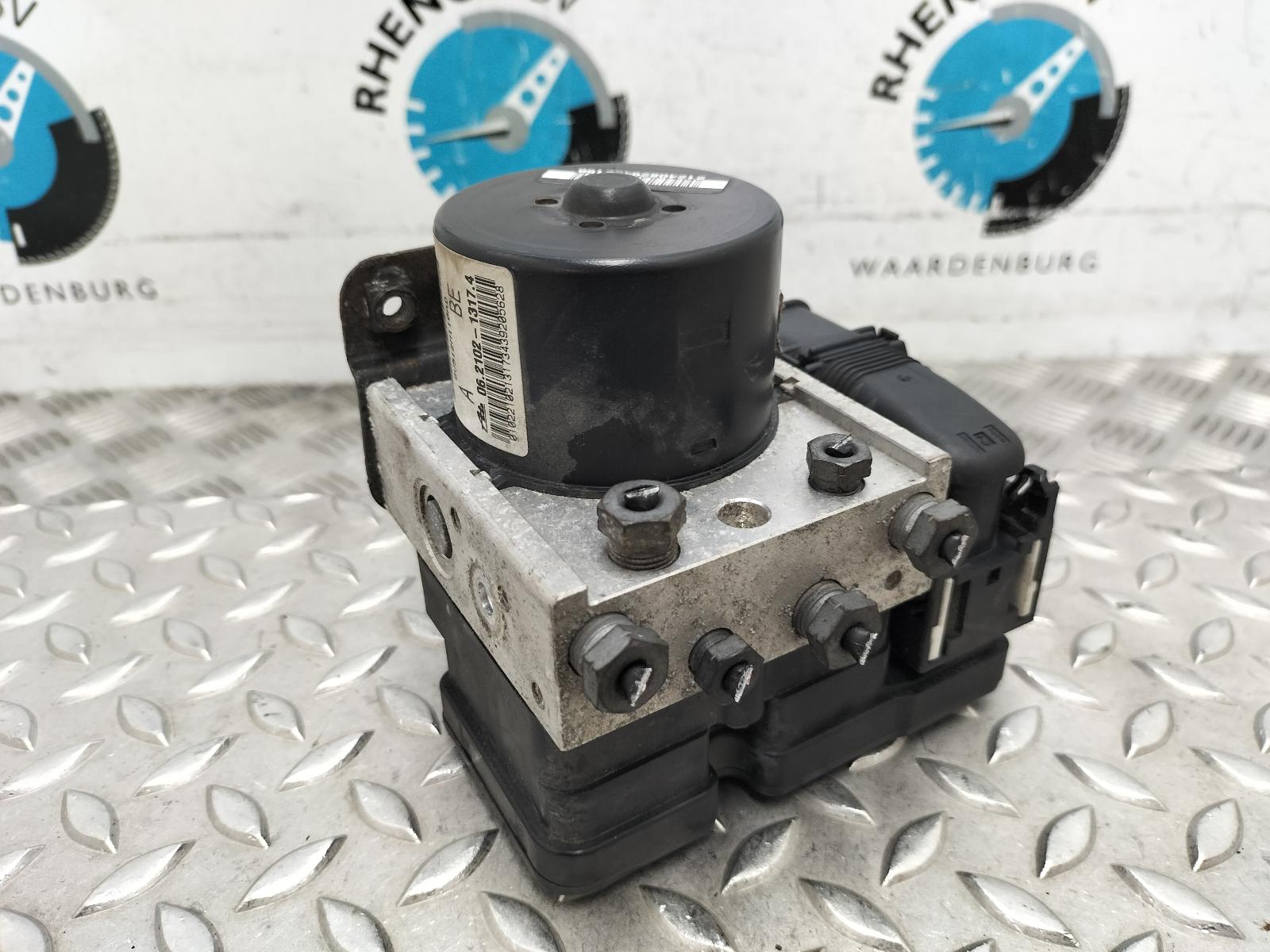 Bekijk Auto-onderdeel ABS POMP  FORD FIESTA 2010