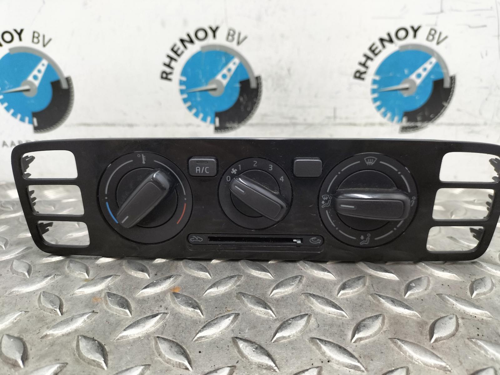 Bekijk Auto-onderdeel KACHEL BEDIENINGSPANEEL VOLKSWAGEN UP 2013