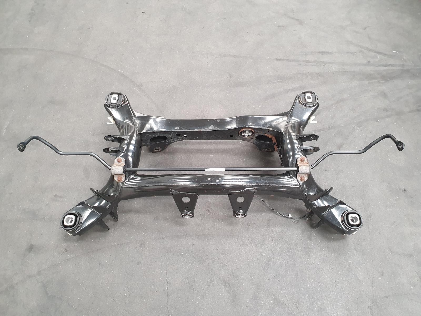 Bekijk Auto-onderdeel SUBFRAME ACHTER BMW 3 SERIES 2017