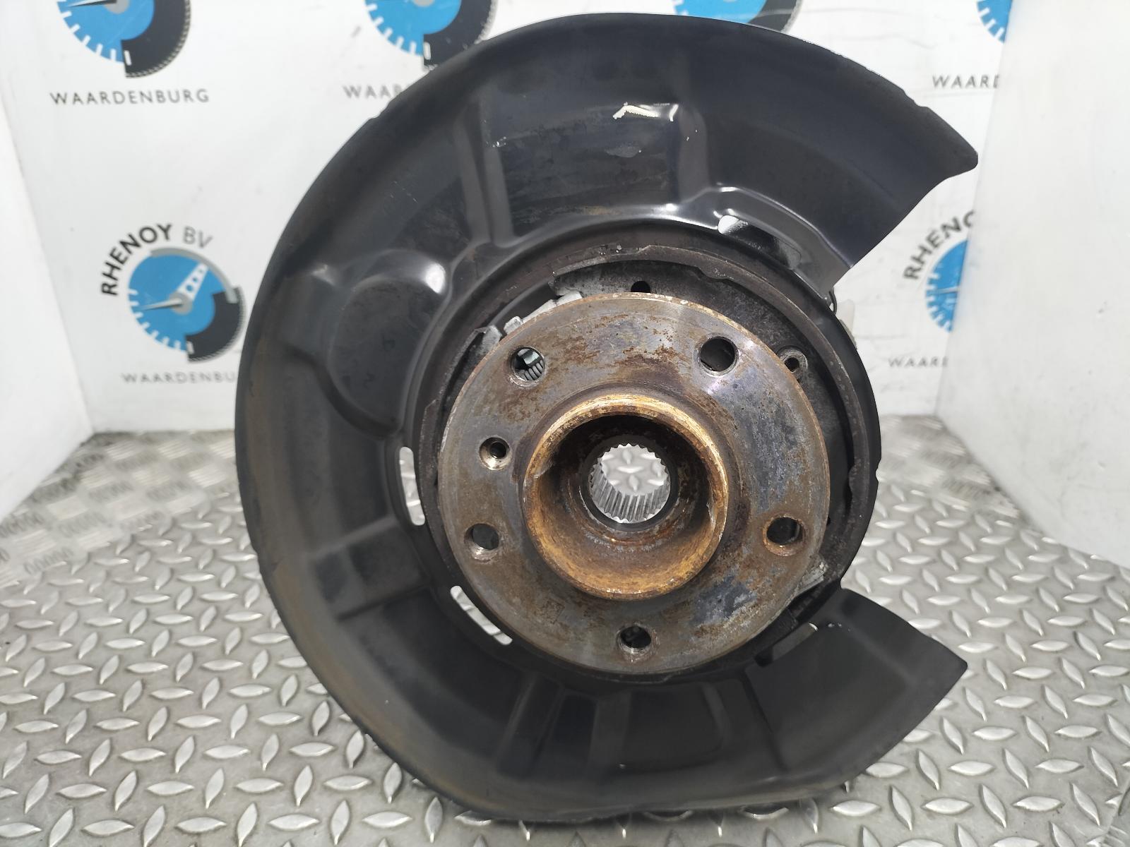 Bekijk Auto-onderdeel FUSEE RA  BMW 3 SERIES 2017