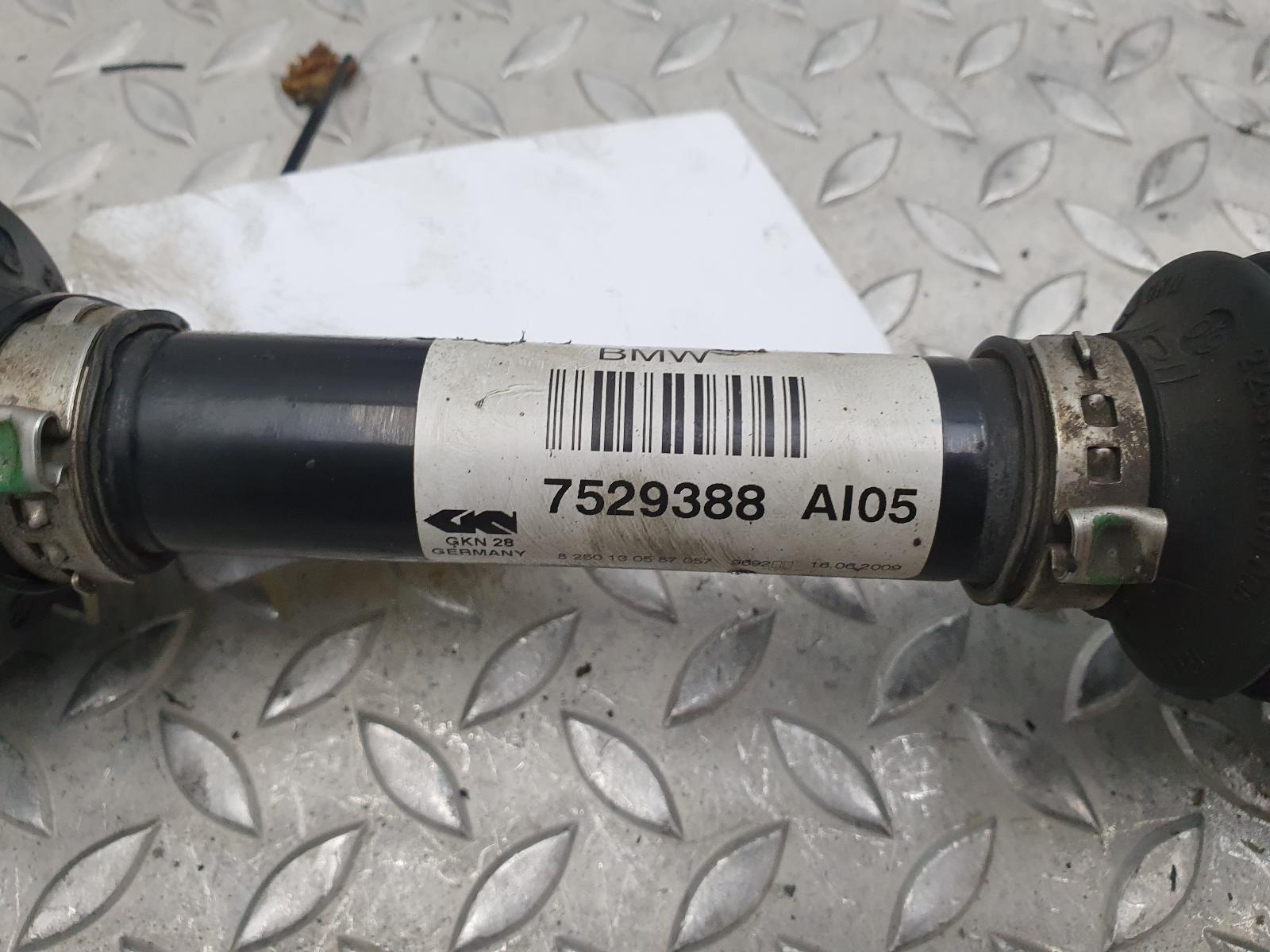 2009 BMW 3 SERIES AANDRIJFAS R View Auto part AANDRIJFAS R BMW 3 SERIES 2009