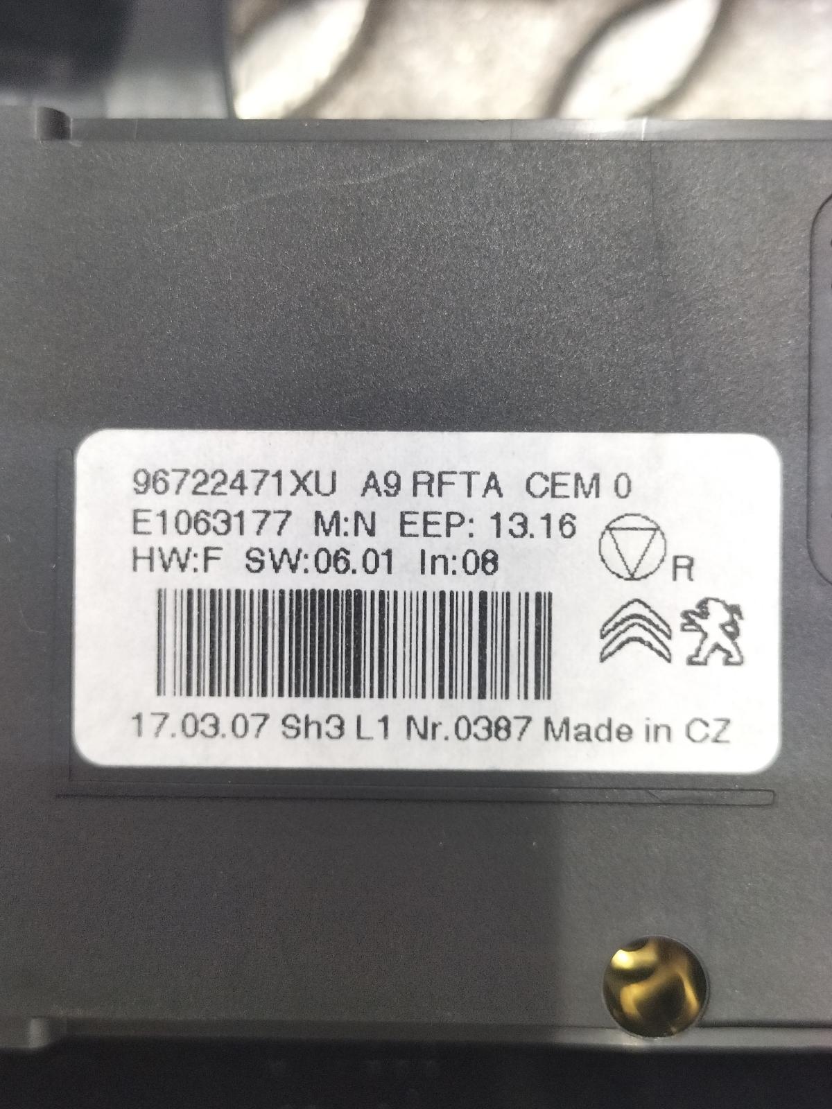 View Auto part KACHEL BEDIENINGSPANEEL PEUGEOT 2008 2017
