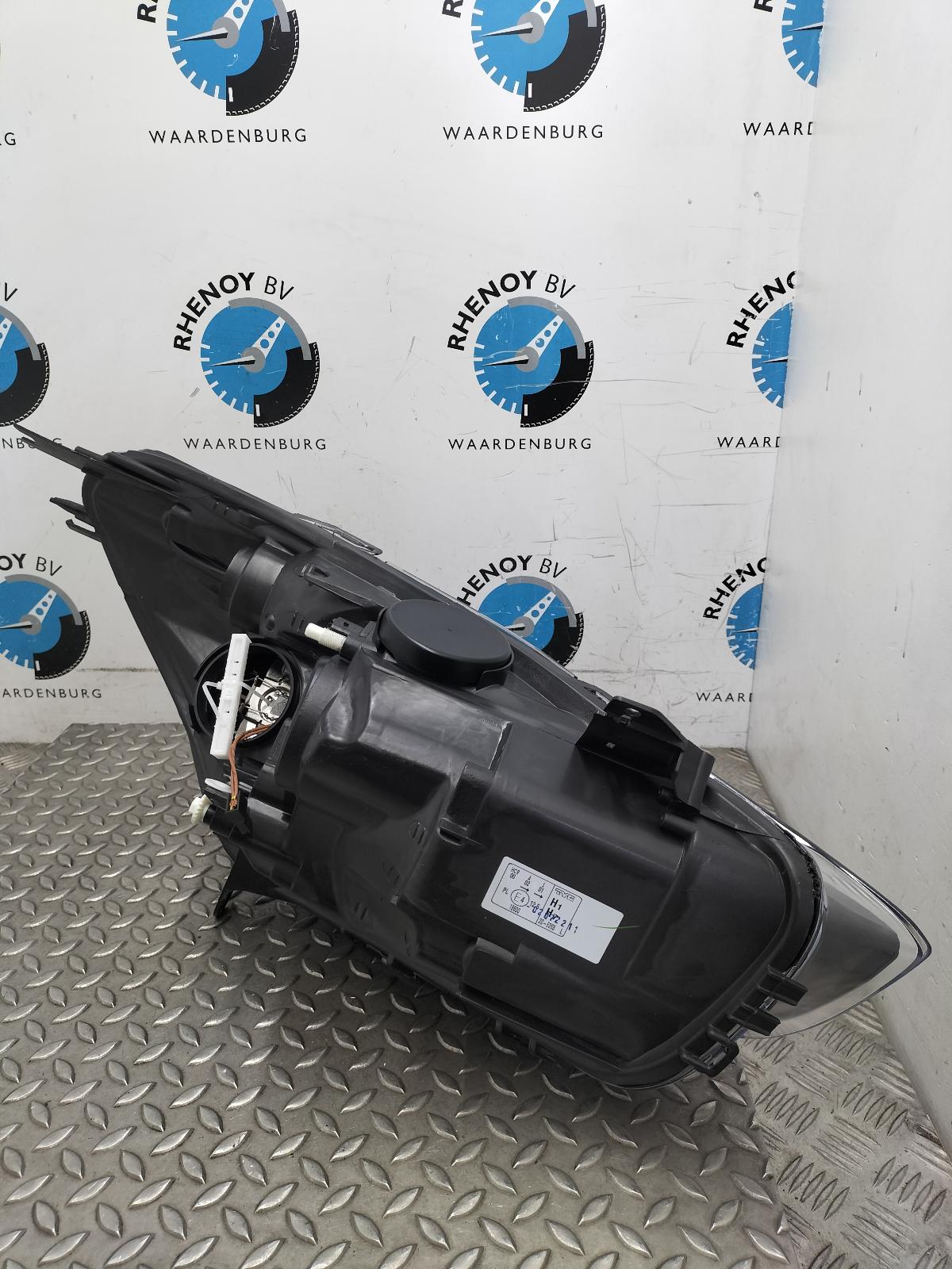 2015 RENAULT CLIO KOPLAMP L View Auto part KOPLAMP L RENAULT CLIO 2015