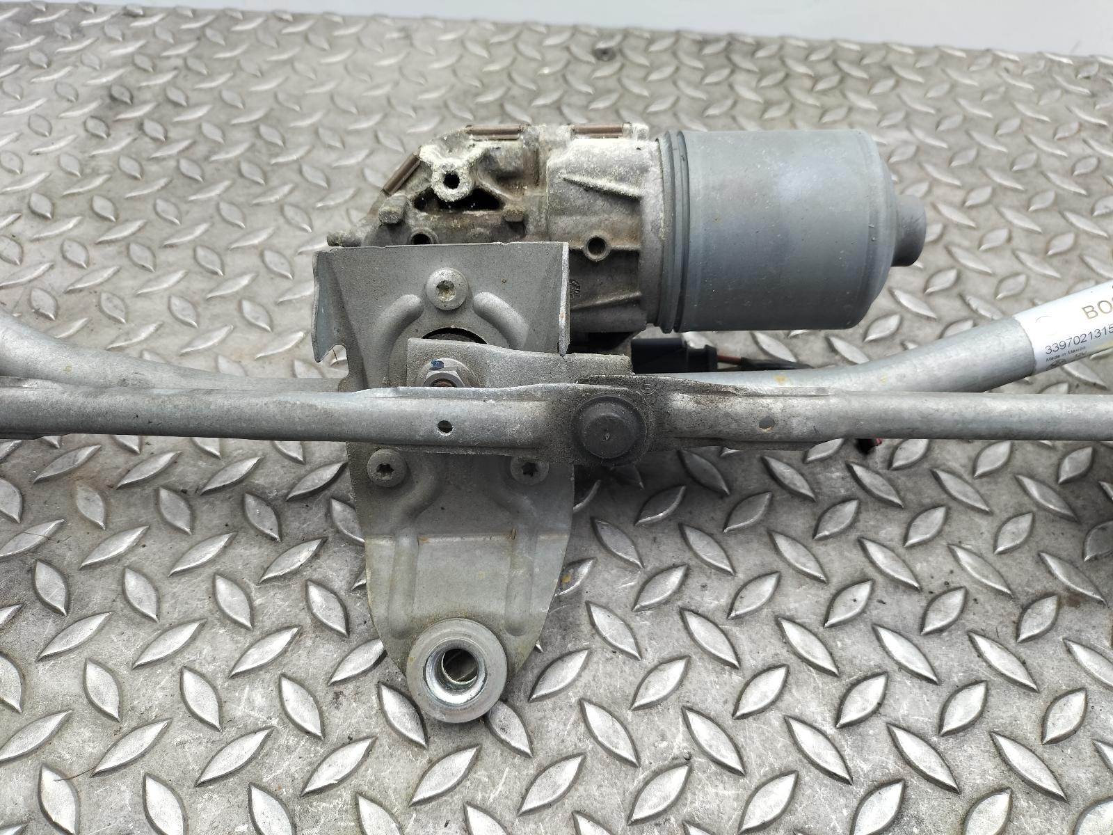 2012 BMW X3 RUITENWISSERMOTOR VOOR View Auto part RUITENWISSERMOTOR VOOR BMW X3 2012