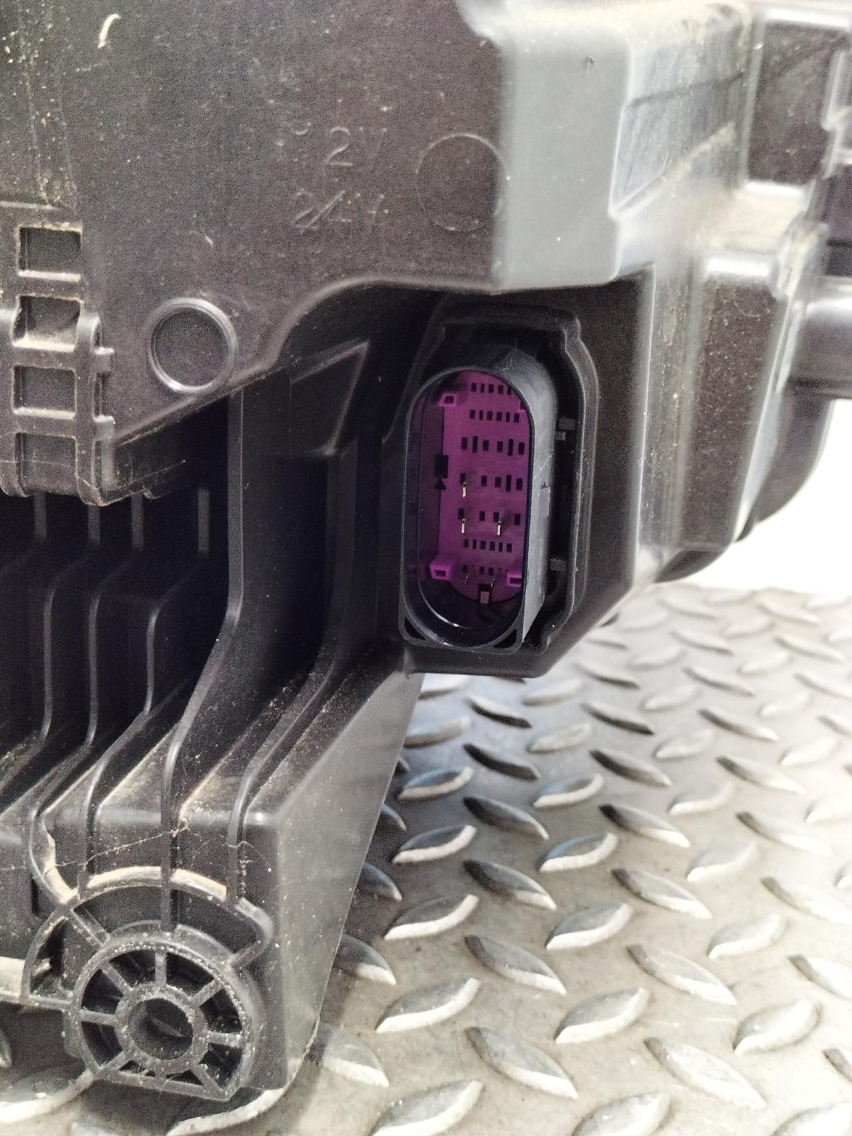 View Auto part KOPLAMP L LYNK AND CO 01 2023
