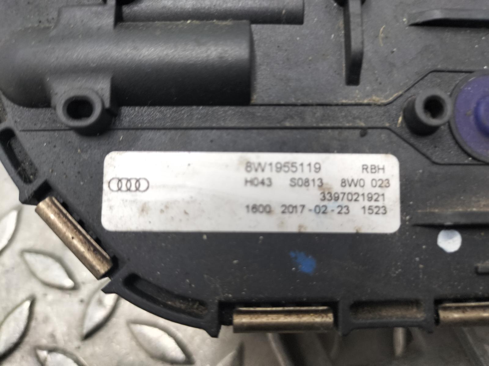 View Auto part RUITENWISSERMOTOR VOOR AUDI A4 2017