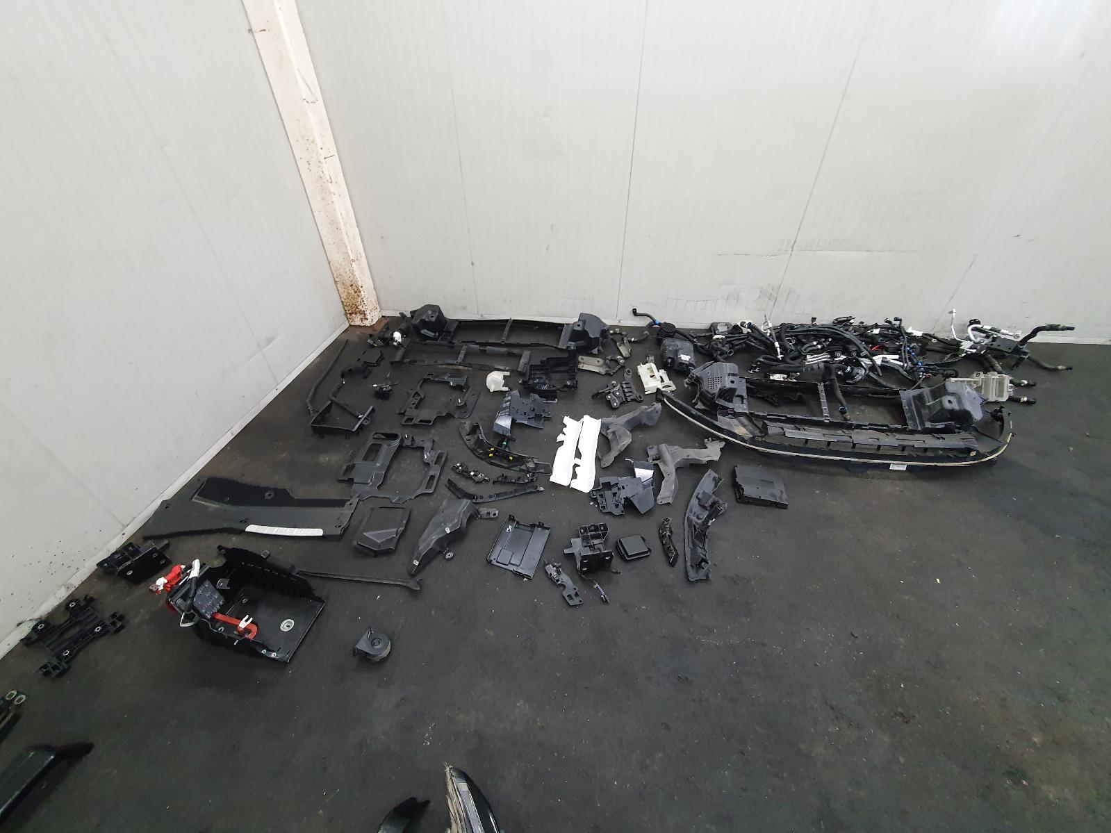2019 LAND ROVER DISCOVERY SPORT VOORKOP COMPLEET View Auto part VOORKOP COMPLEET LAND ROVER DISCOVERY SPORT 2019