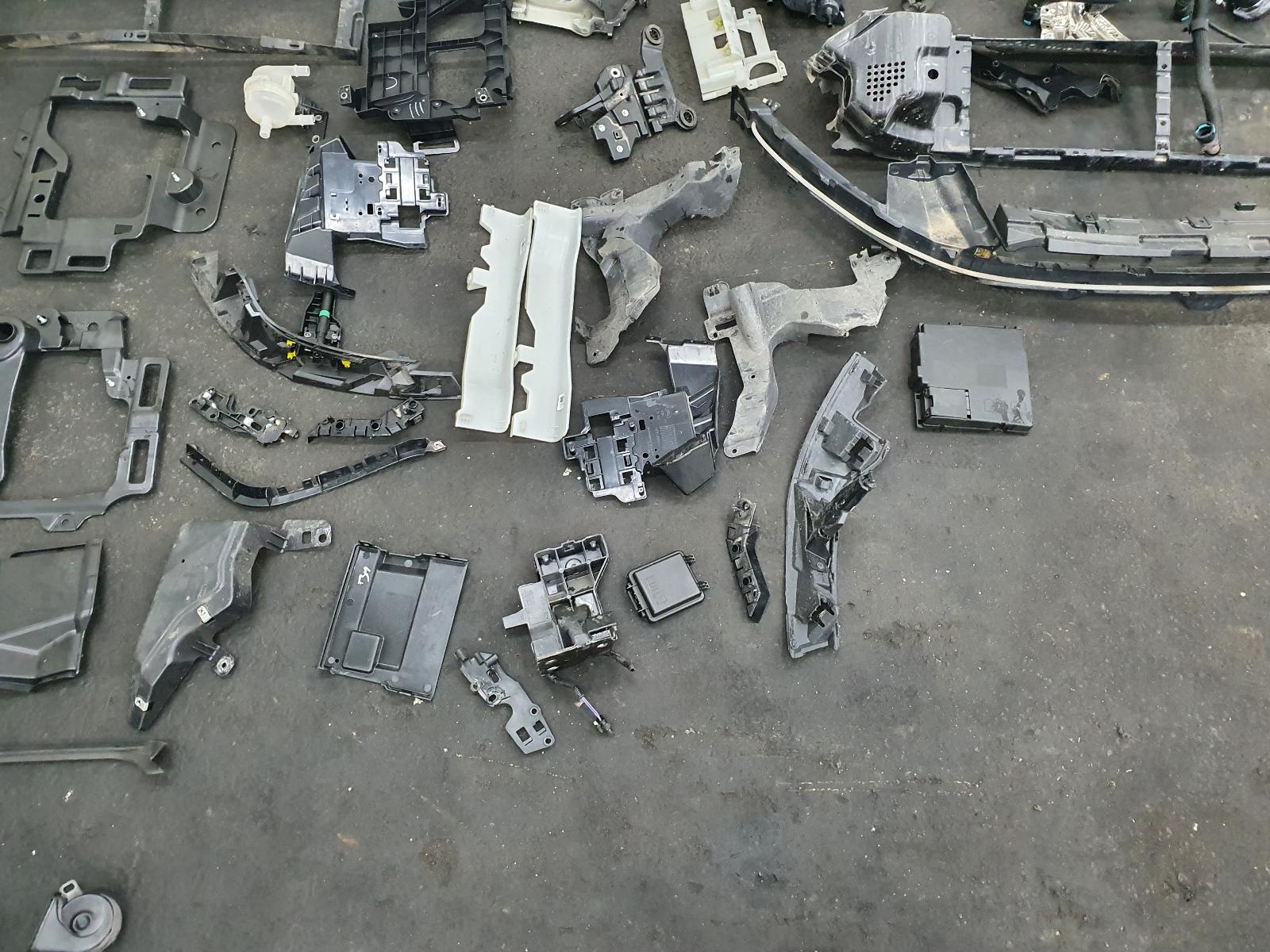 2019 LAND ROVER DISCOVERY SPORT VOORKOP COMPLEET View Auto part VOORKOP COMPLEET LAND ROVER DISCOVERY SPORT 2019