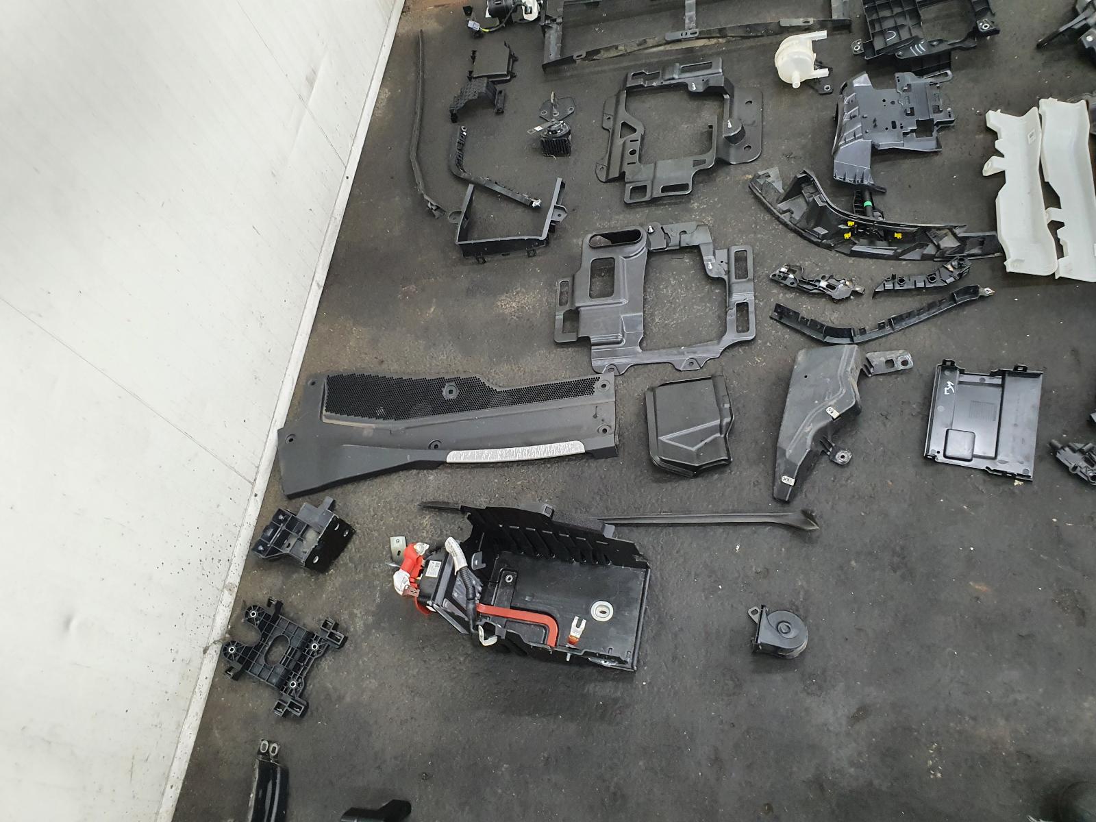 2019 LAND ROVER DISCOVERY SPORT VOORKOP COMPLEET View Auto part VOORKOP COMPLEET LAND ROVER DISCOVERY SPORT 2019