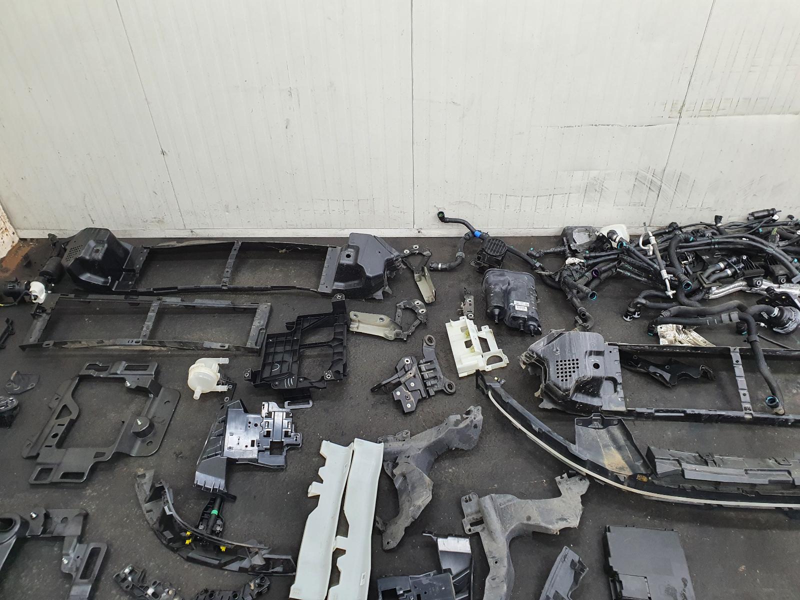 2019 LAND ROVER DISCOVERY SPORT VOORKOP COMPLEET View Auto part VOORKOP COMPLEET LAND ROVER DISCOVERY SPORT 2019