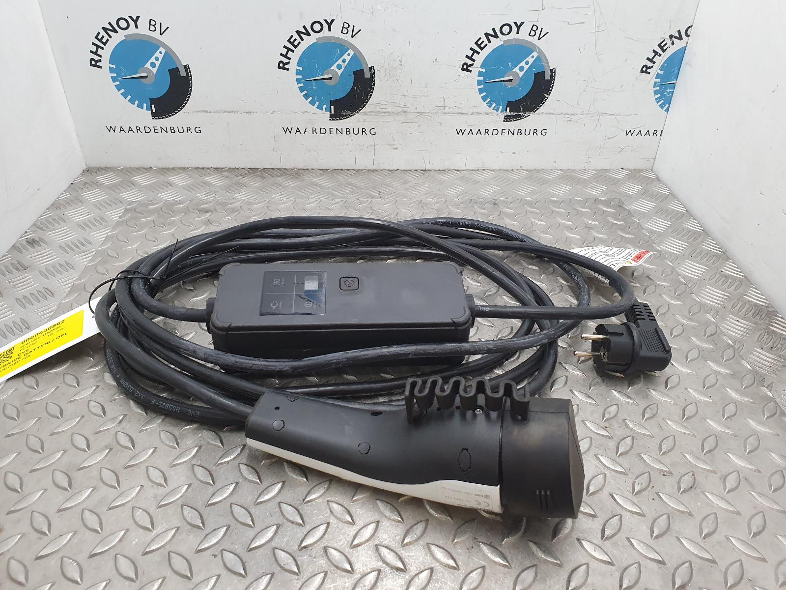 Bekijk Auto-onderdeel EV_BATTERY_CHARGER_CABLE KIA EV6 2022