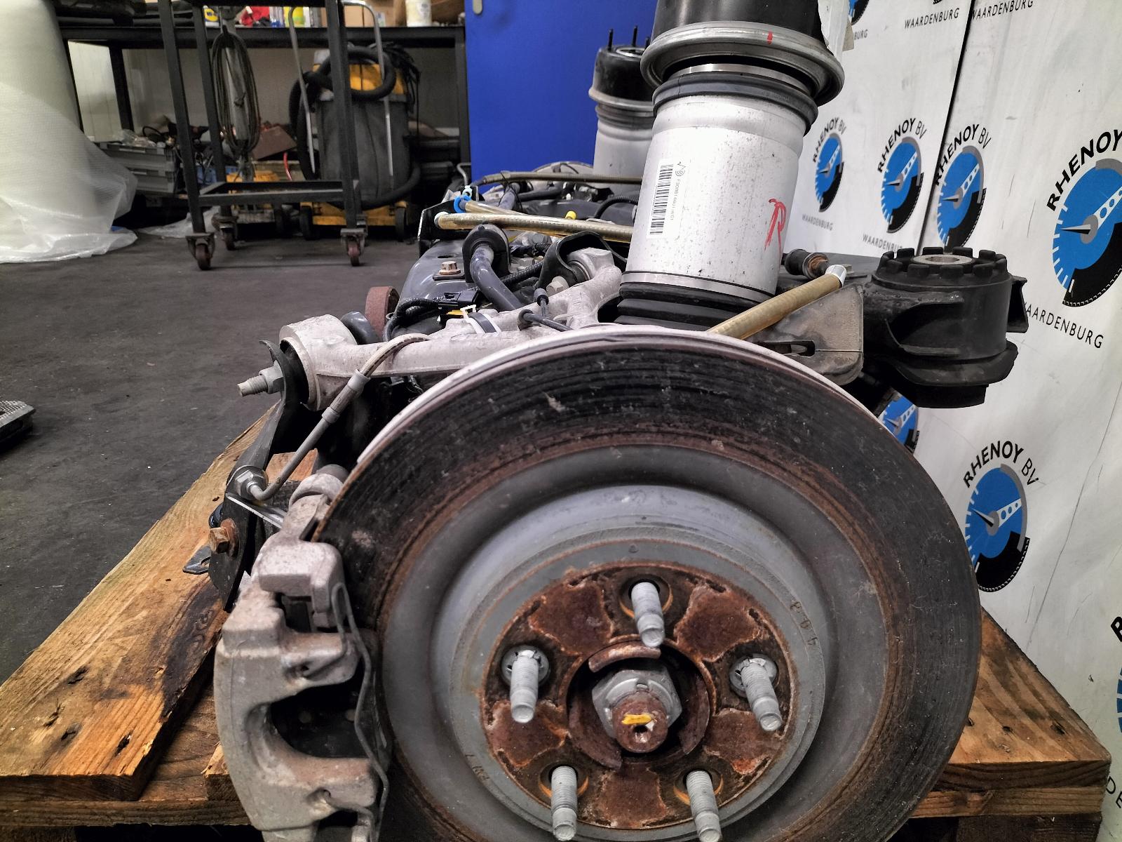 2015 JAGUAR XJ OPHANGING ACHTER COMPLEET View Auto part OPHANGING ACHTER COMPLEET JAGUAR XJ 2015