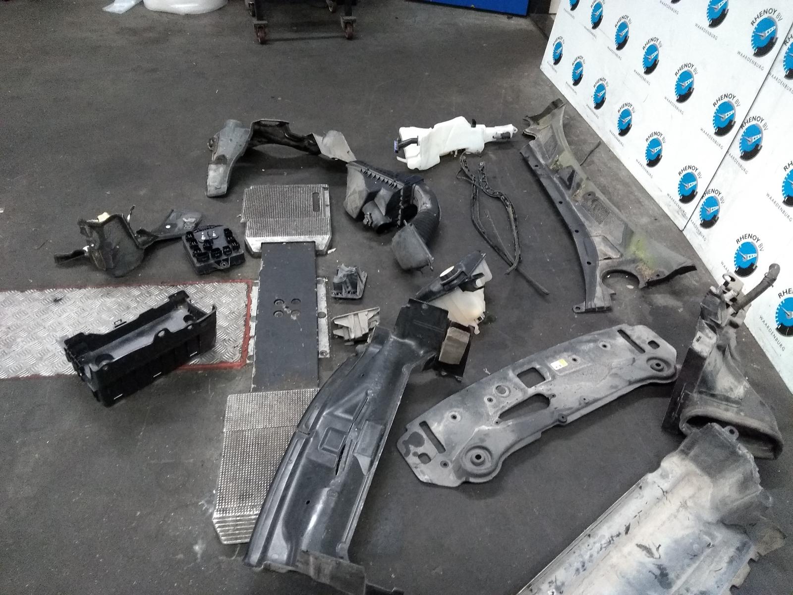 2015 JAGUAR XJ VOORKOP COMPLEET View Auto part VOORKOP COMPLEET JAGUAR XJ 2015