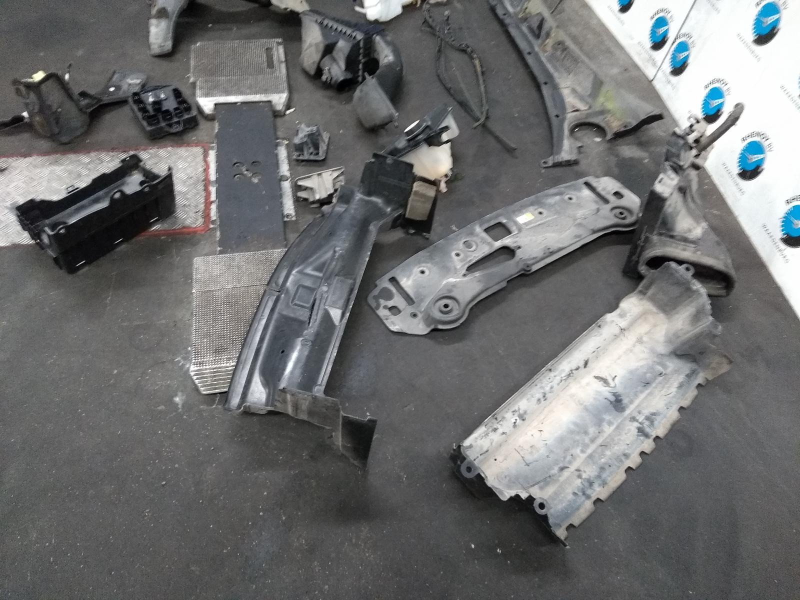 2015 JAGUAR XJ VOORKOP COMPLEET View Auto part VOORKOP COMPLEET JAGUAR XJ 2015