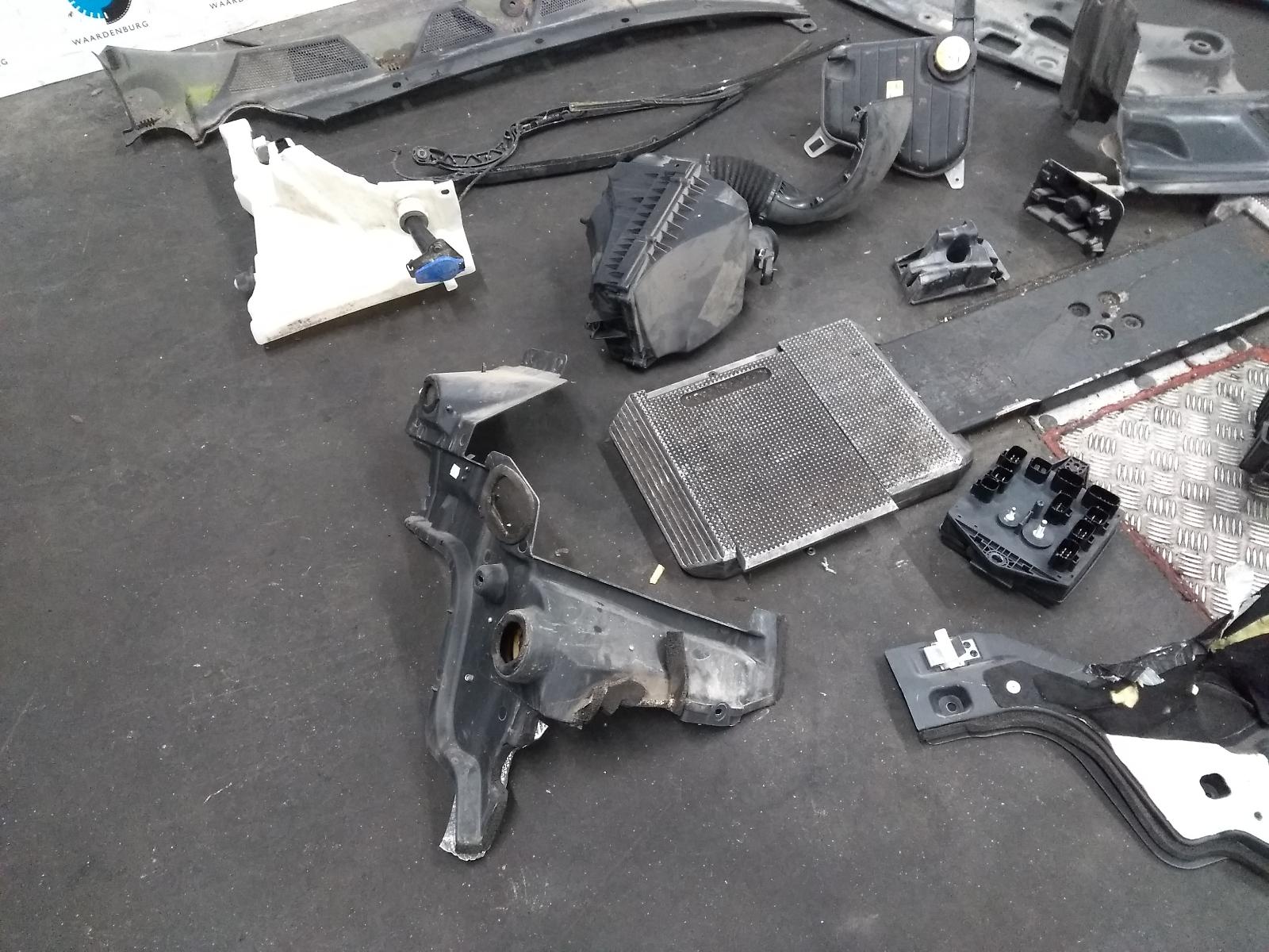 2015 JAGUAR XJ VOORKOP COMPLEET View Auto part VOORKOP COMPLEET JAGUAR XJ 2015