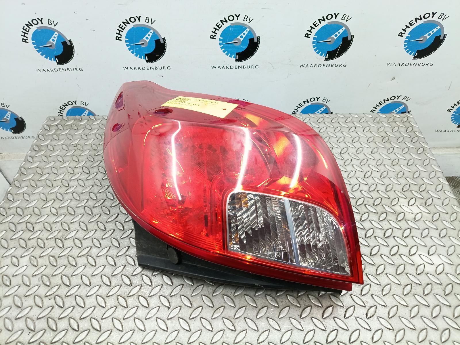 Bekijk Auto-onderdeel ACHTERLICHT R OPEL / VAUXHALL MOKKA 2017