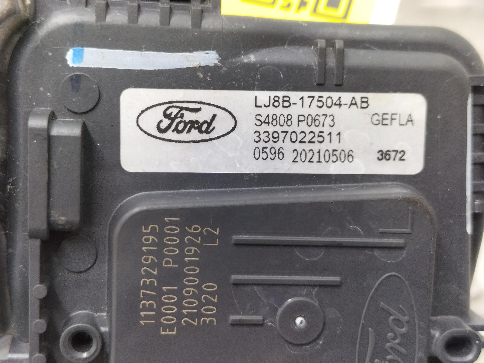 View Auto part RUITENWISSERMOTOR VOOR FORD MUSTANG SUV 2021