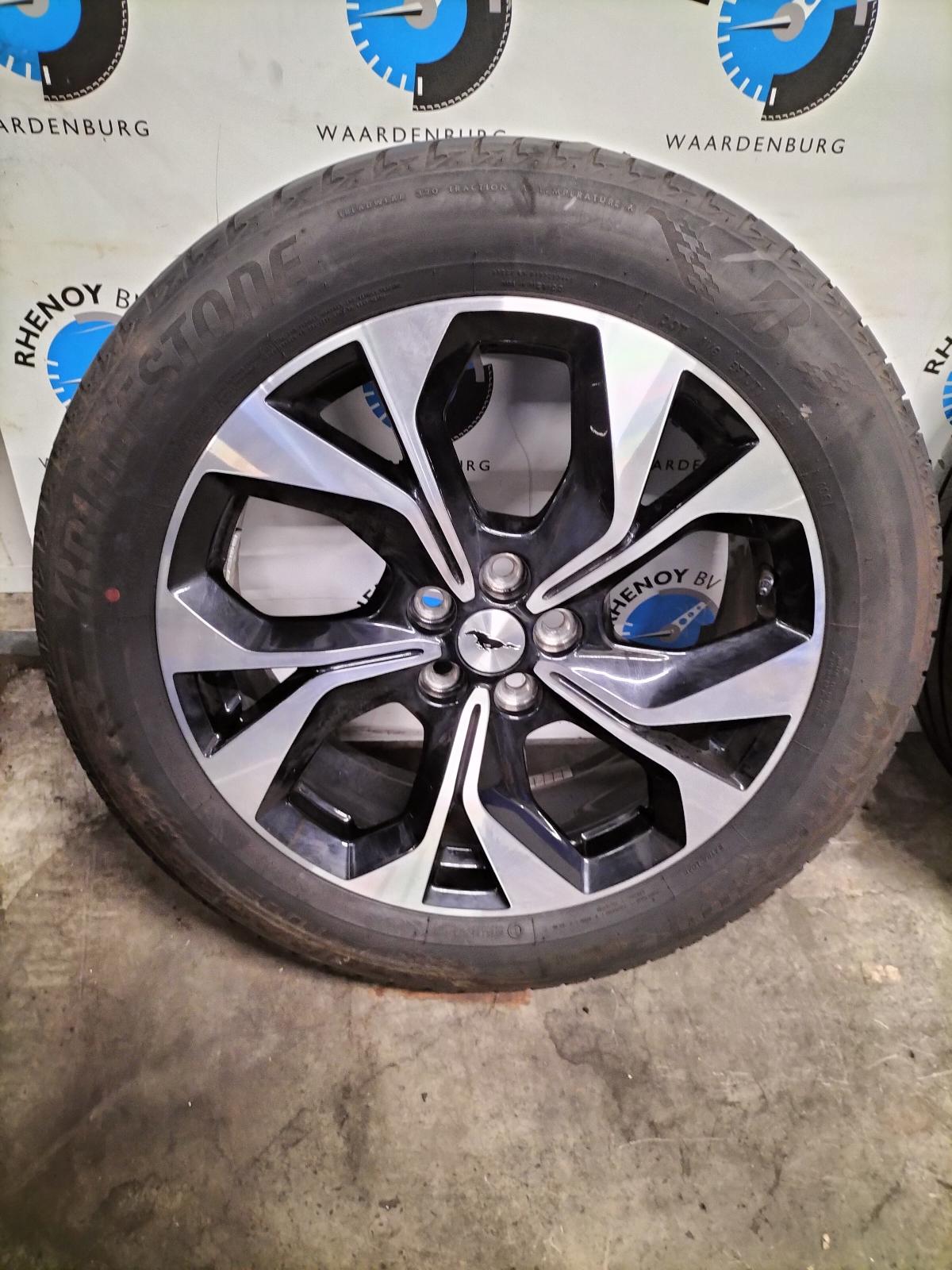 View Auto part VELGEN SET FORD MUSTANG SUV 2021