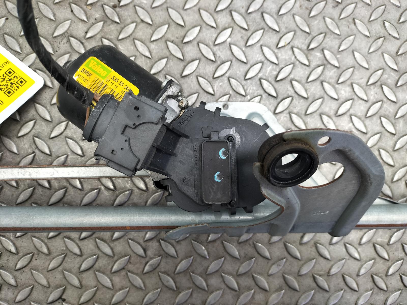 View Auto part RUITENWISSERMOTOR VOOR MINI (BMW) MINI 2012