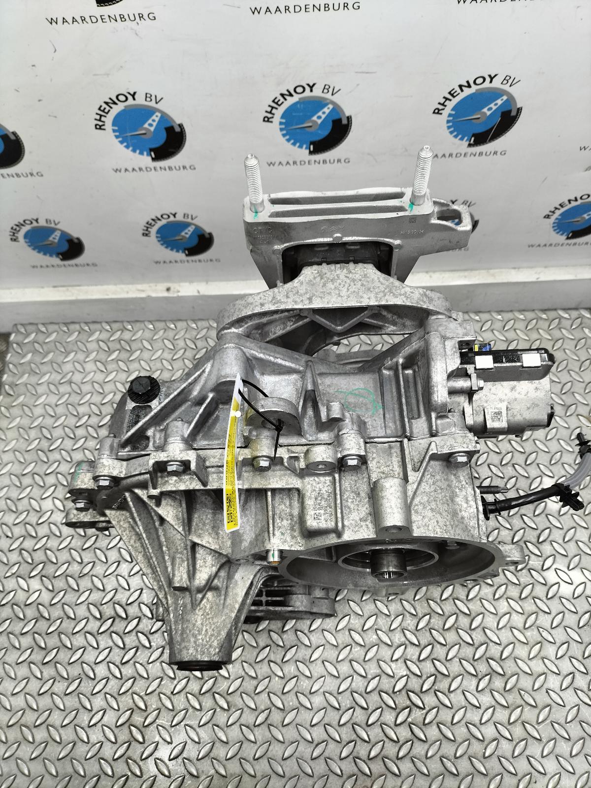 View Auto part TRANSMISSIE / VERSNELLINGSBAK PEUGEOT 2008 2023