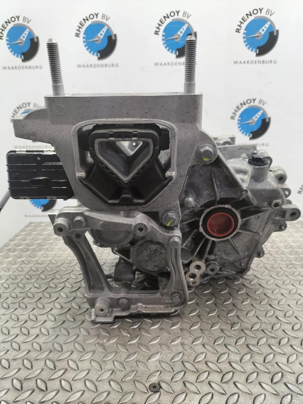 View Auto part TRANSMISSIE / VERSNELLINGSBAK PEUGEOT 2008 2023