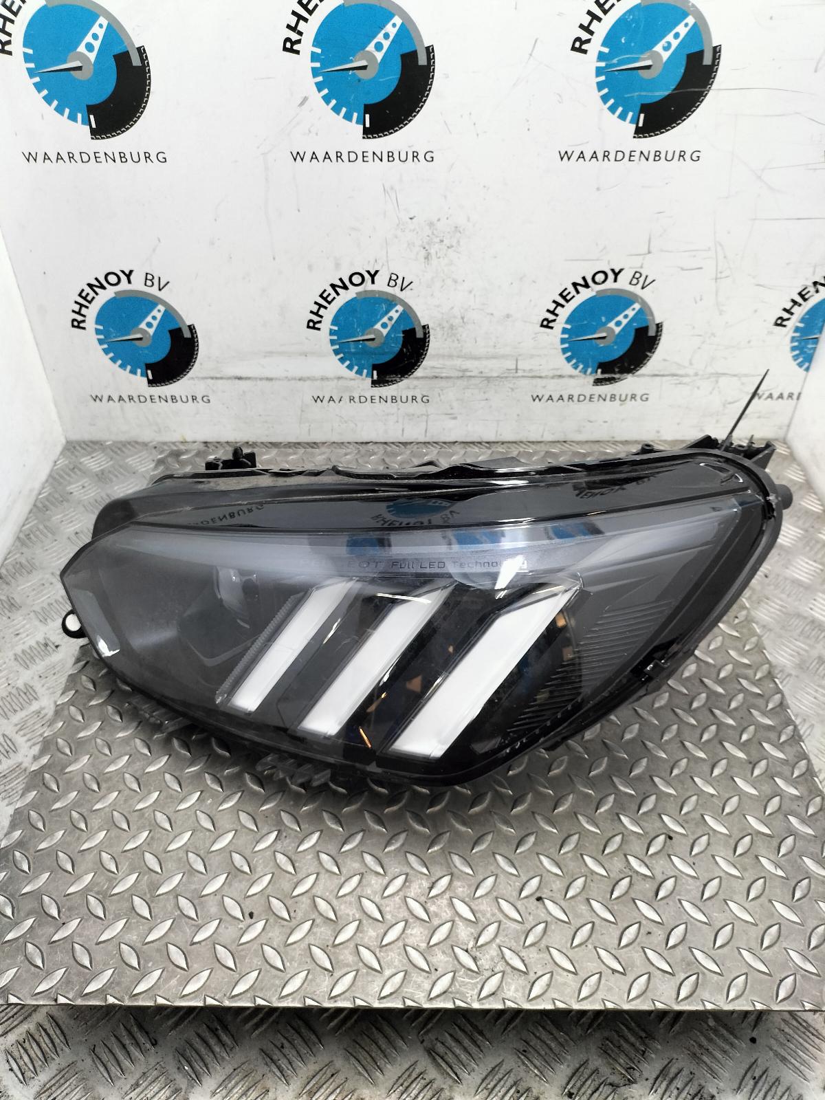 Bekijk Auto-onderdeel KOPLAMP L PEUGEOT 2008 2023
