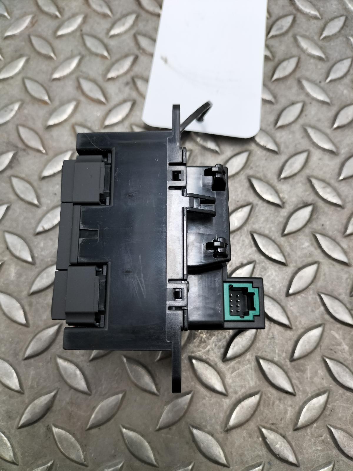 2023 PEUGEOT 2008 VERSNELLINGSPOOK View Auto part VERSNELLINGSPOOK PEUGEOT 2008 2023