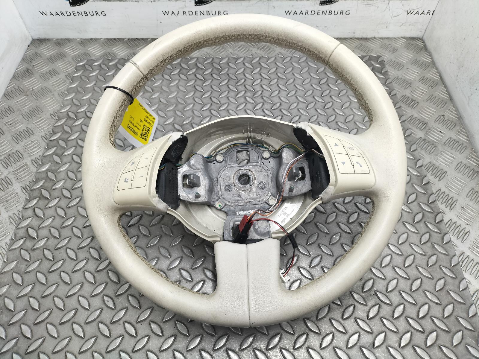 Bekijk Auto-onderdeel STUURWIEL FIAT 500 2012