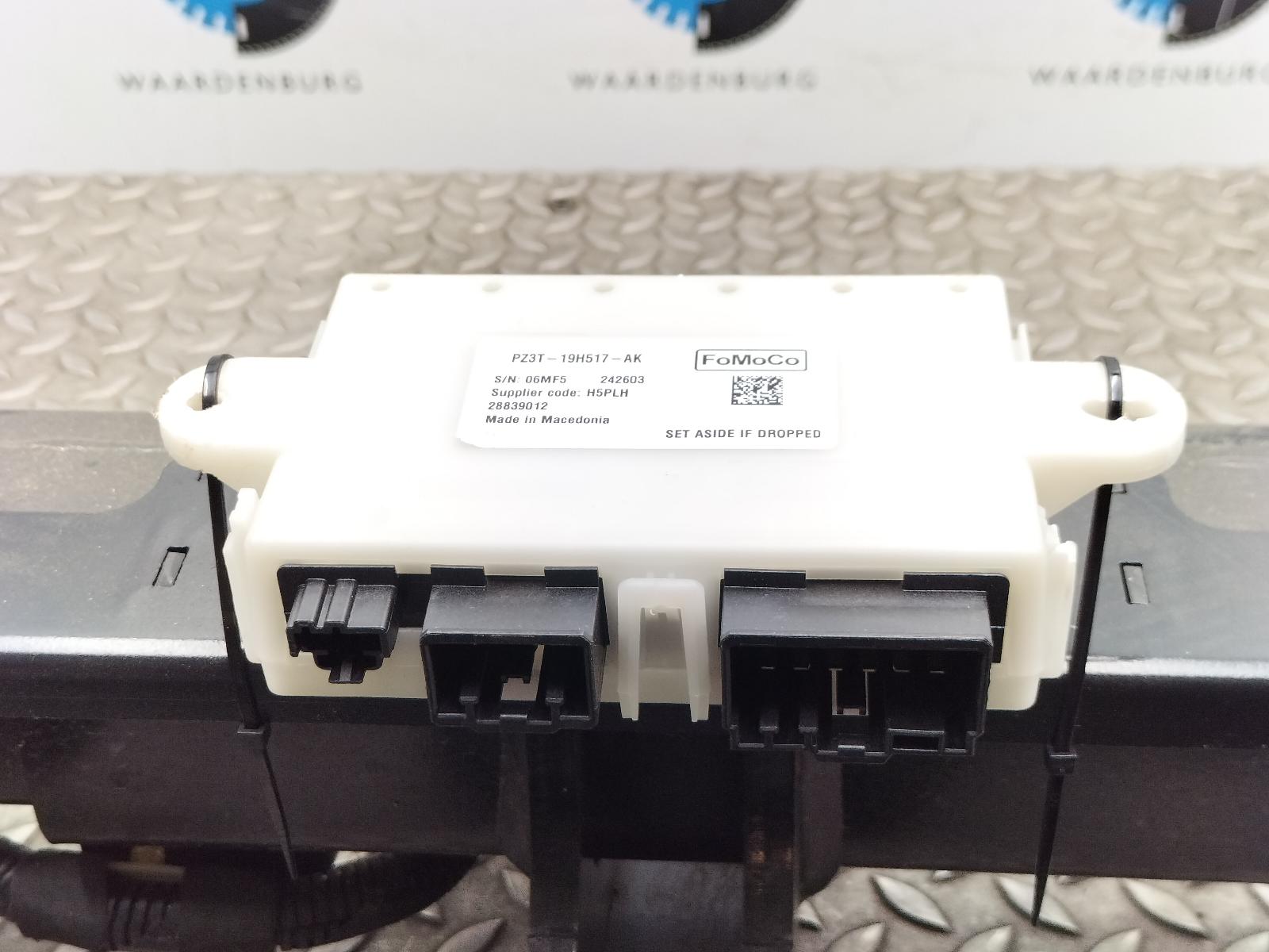 2024 FORD TOURNEO CUSTOM TREKHAAK View Auto part TREKHAAK FORD TOURNEO CUSTOM 2024
