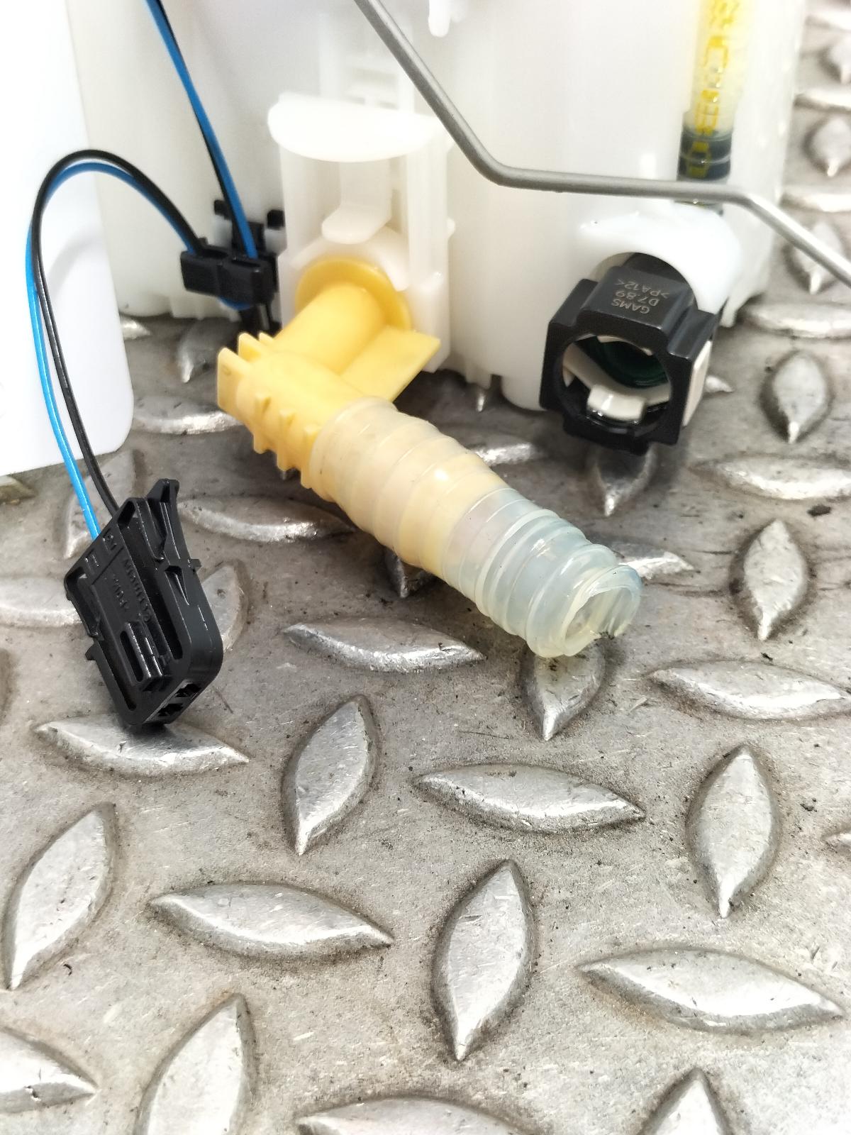 2020 FORD KUGA BRANDSTOF POMP (IN TANK) View Auto part BRANDSTOF POMP (IN TANK) FORD KUGA 2020