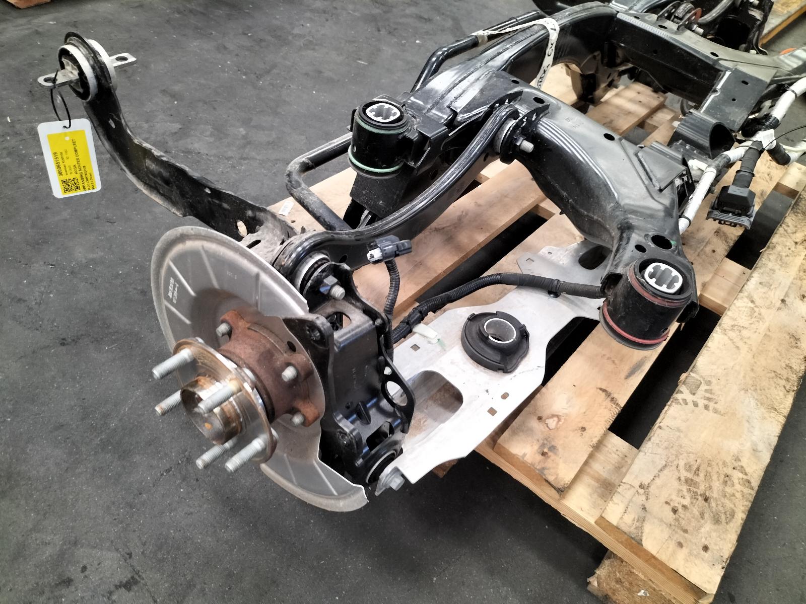 View Auto part OPHANGING ACHTER COMPLEET FORD KUGA 2020