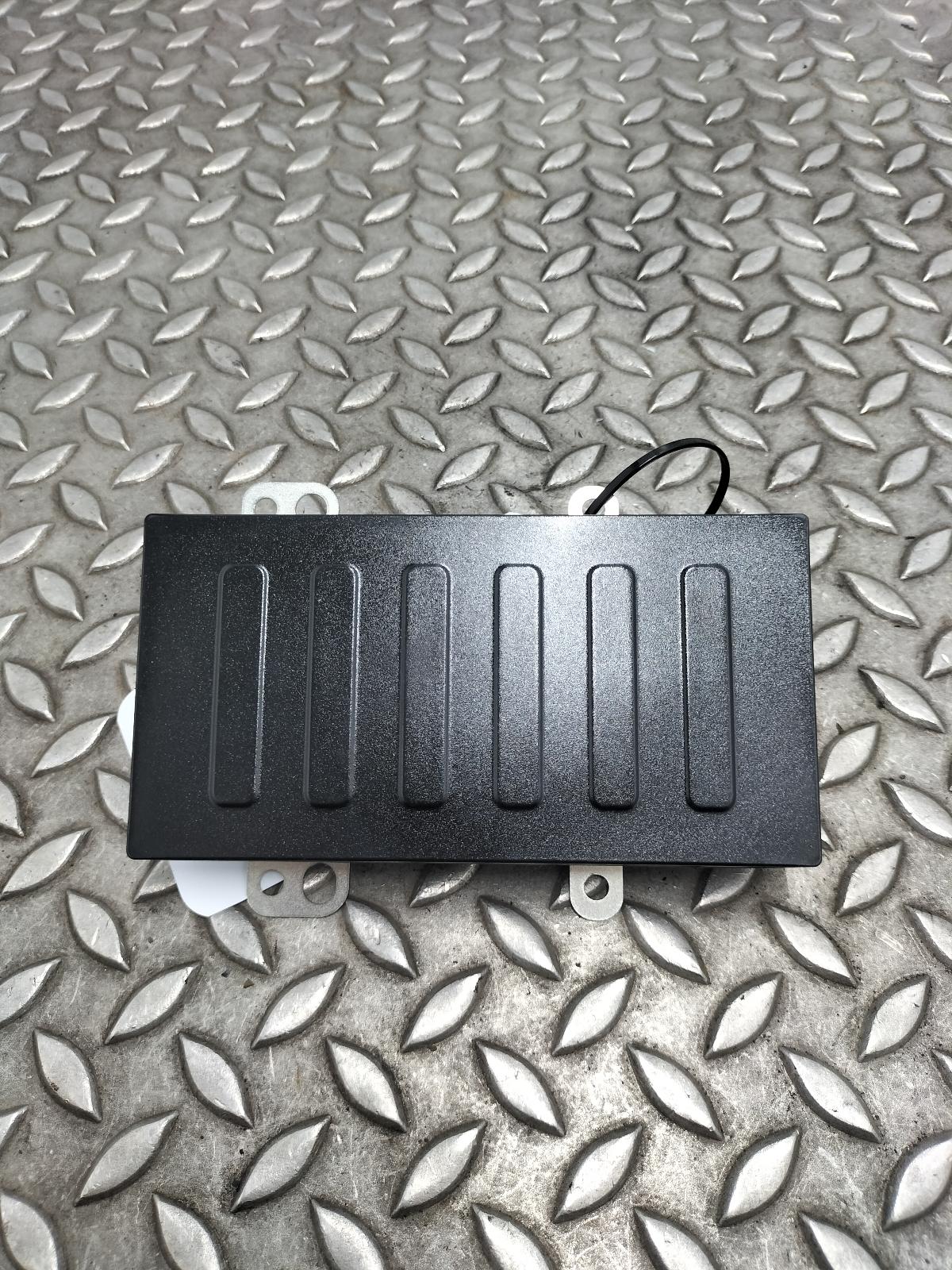 Bekijk Auto-onderdeel WIRELESS_PHONE_CHARGER_STATION FORD KUGA 2020
