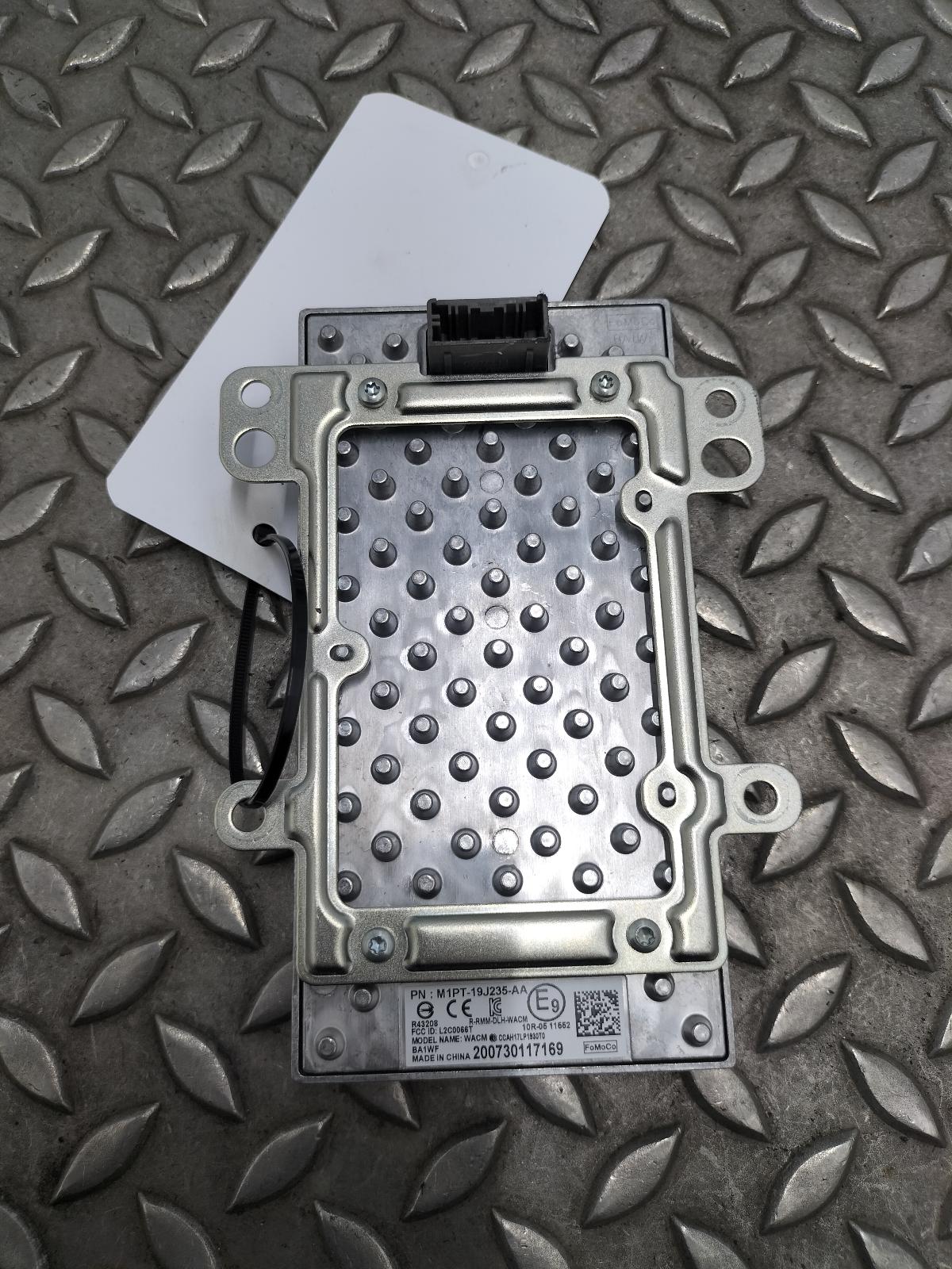 View Auto part WIRELESS_PHONE_CHARGER_STATION FORD KUGA 2020