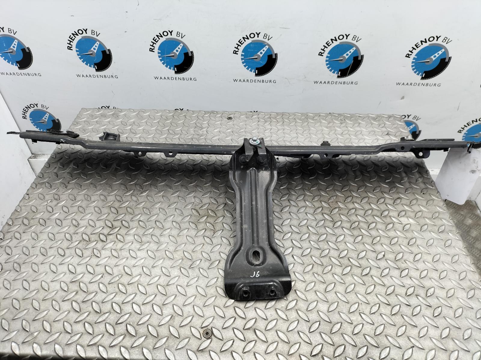 View Auto part VOORFRONT LYNK AND CO 01 2023