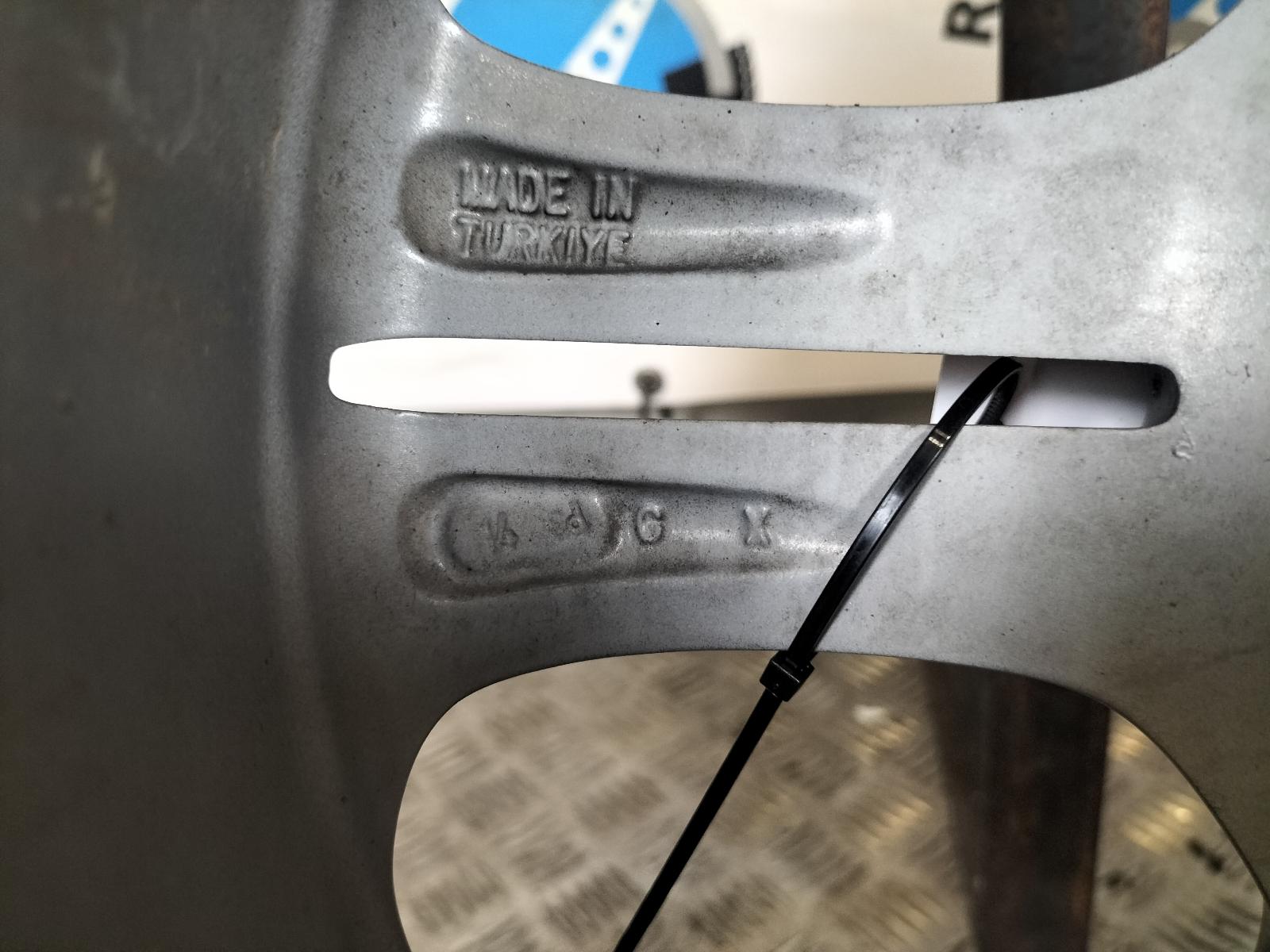View Auto part VELG RENAULT CLIO 2015