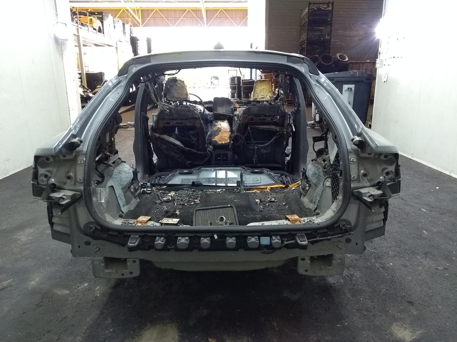 2021 FORD MUSTANG SUV ACHTERSCHERM HOEK R View Auto part ACHTERSCHERM HOEK R FORD MUSTANG SUV 2021