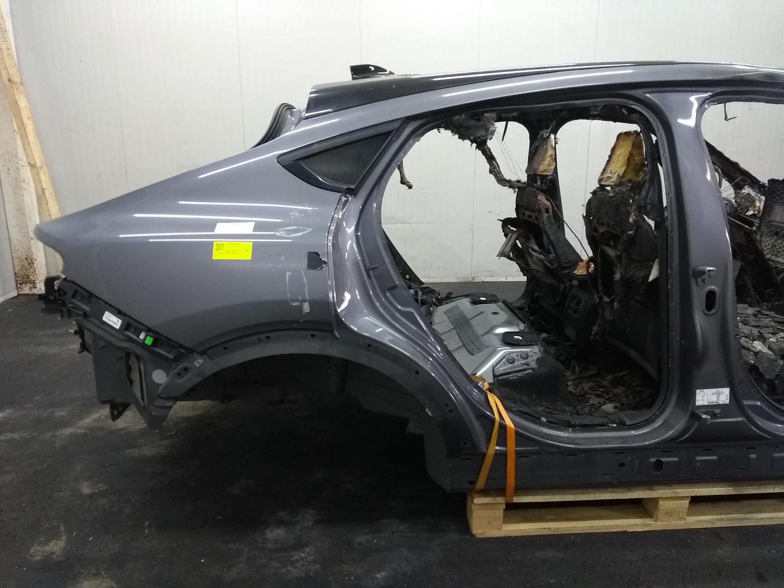 2021 FORD MUSTANG SUV ACHTERSCHERM HOEK R View Auto part ACHTERSCHERM HOEK R FORD MUSTANG SUV 2021