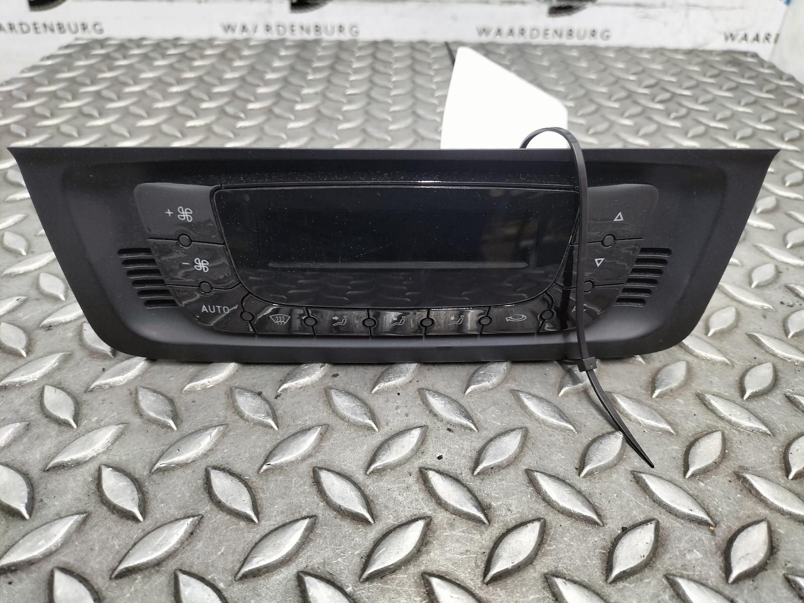Bekijk Auto-onderdeel KACHEL BEDIENINGSPANEEL SEAT IBIZA 2010