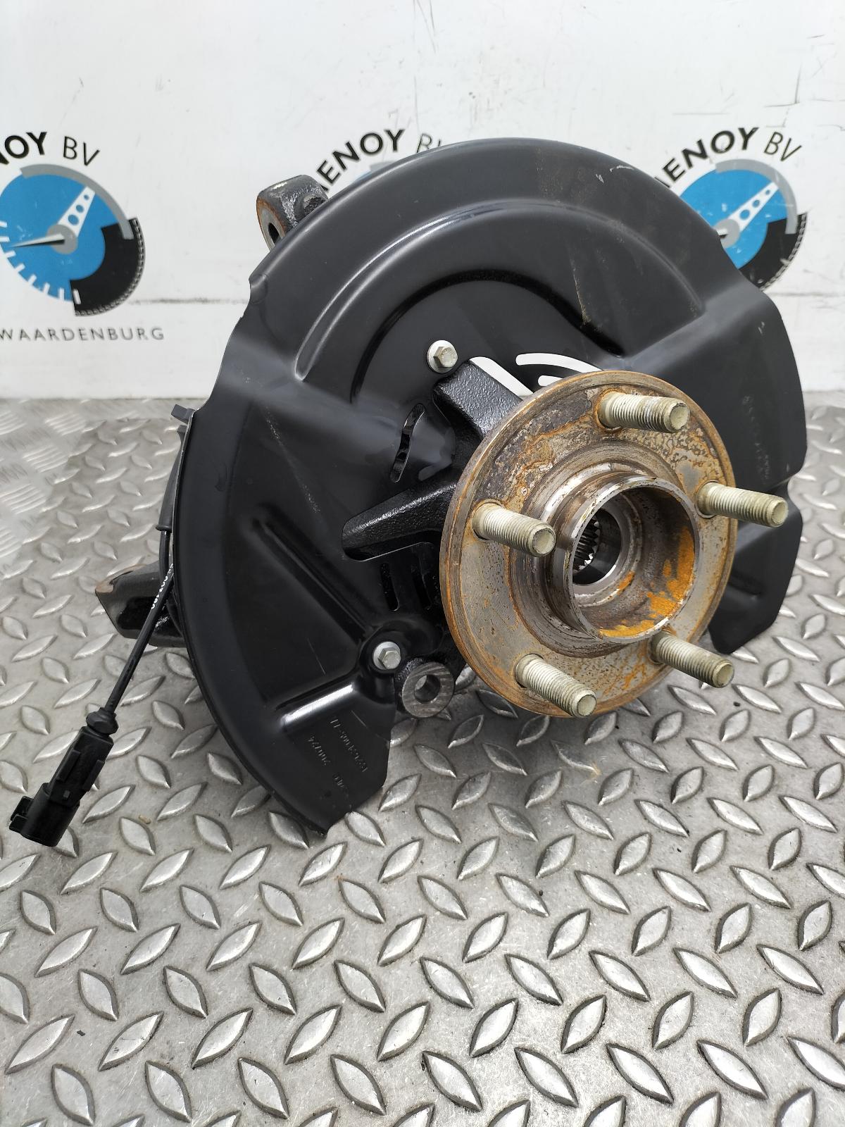 Bekijk Auto-onderdeel FUSEE LV FORD TOURNEO COURIER 2024