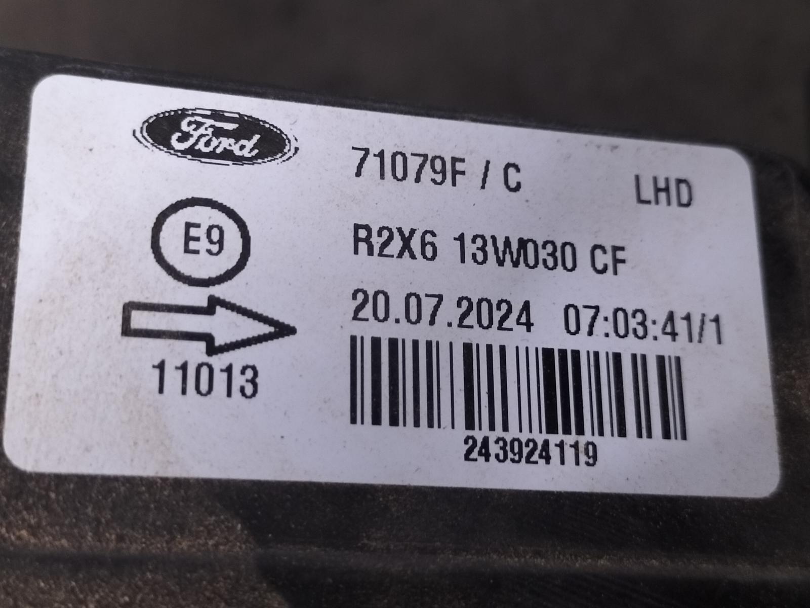 View Auto part VOORKOP COMPLEET FORD TRANSIT COURIER 2024