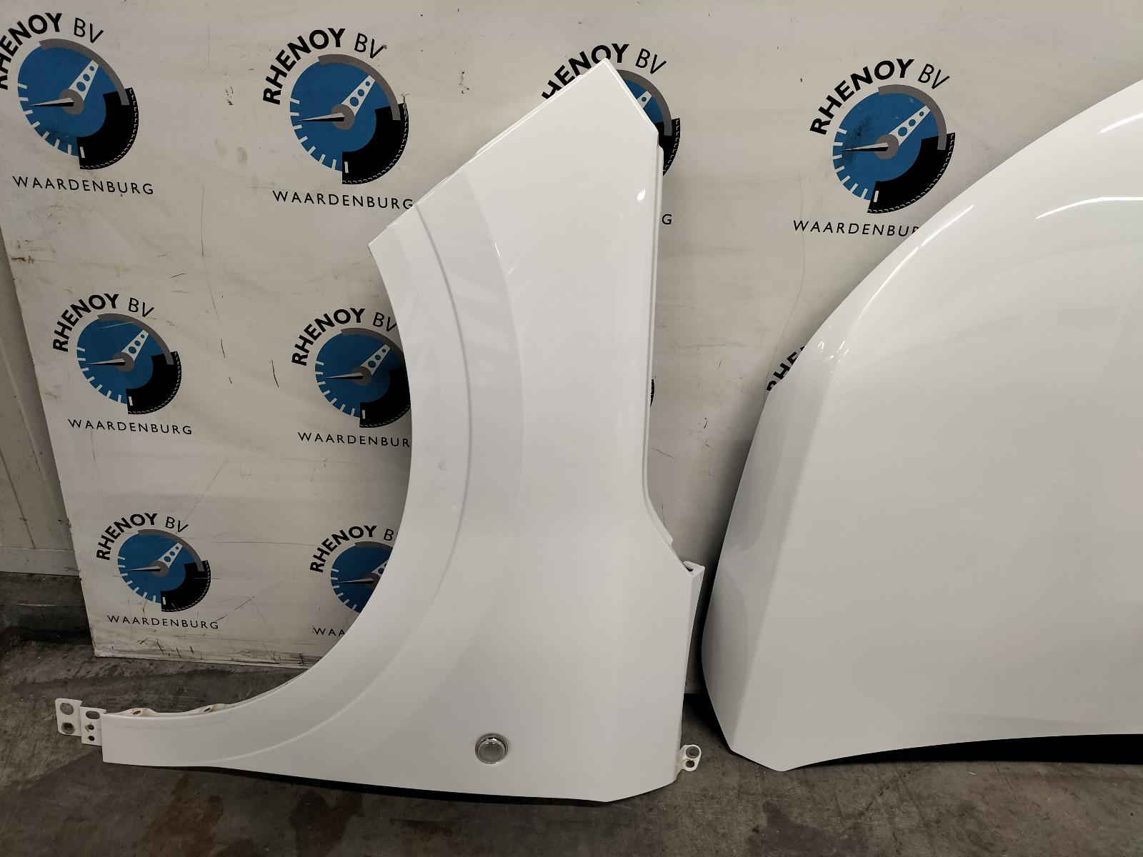View Auto part VOORKOP COMPLEET FORD TRANSIT COURIER 2024
