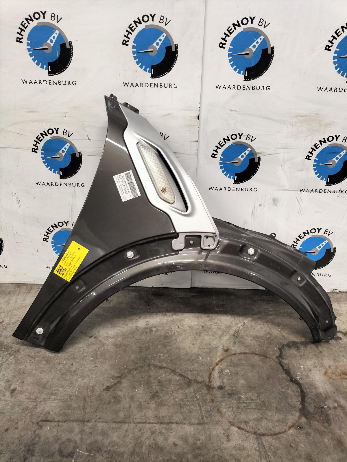Bekijk Auto-onderdeel VOORSCHERM R MINI (BMW) COUNTRYMAN 2010