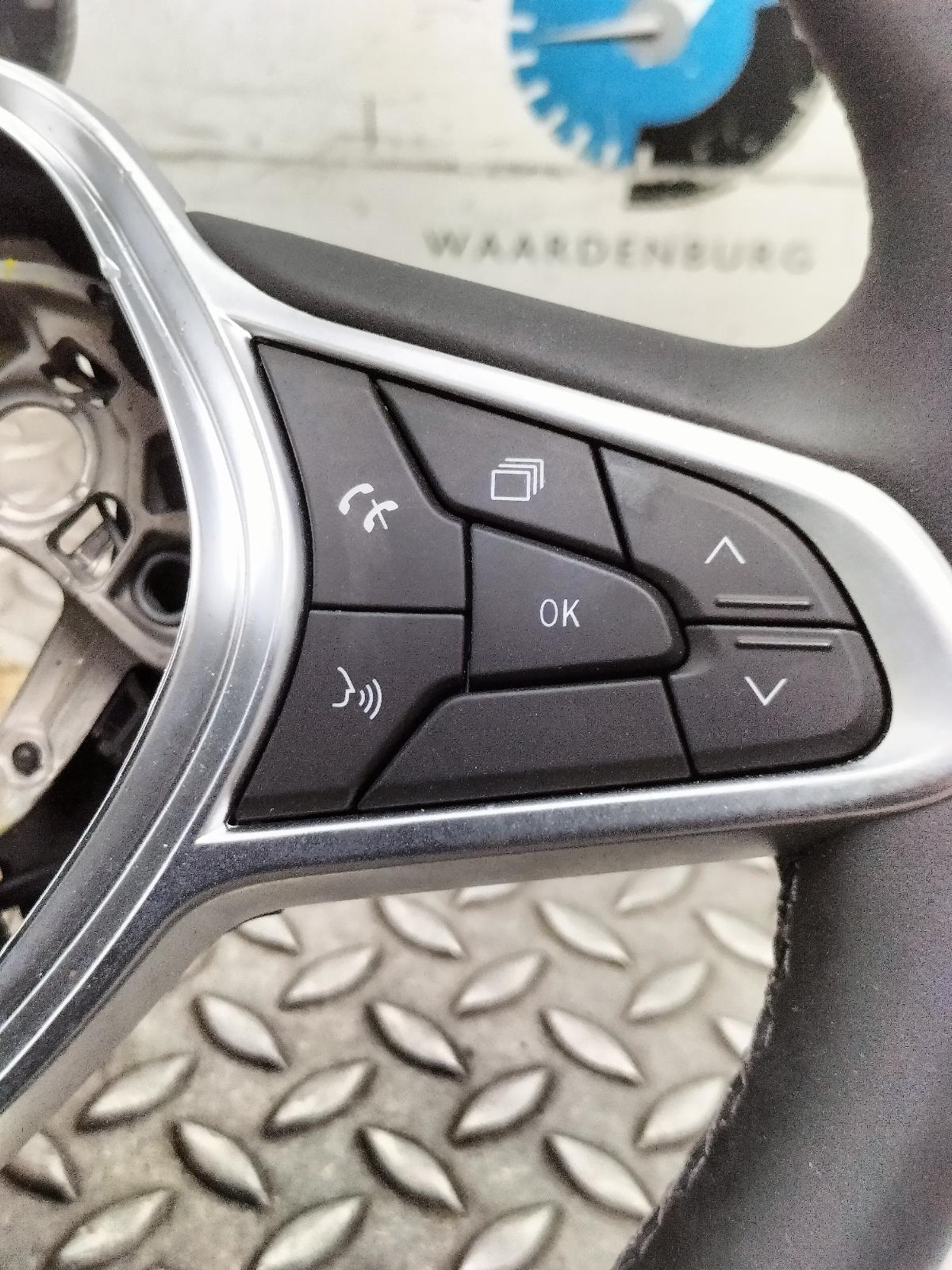 2024 RENAULT CLIO STUURWIEL View Auto part STUURWIEL RENAULT CLIO 2024