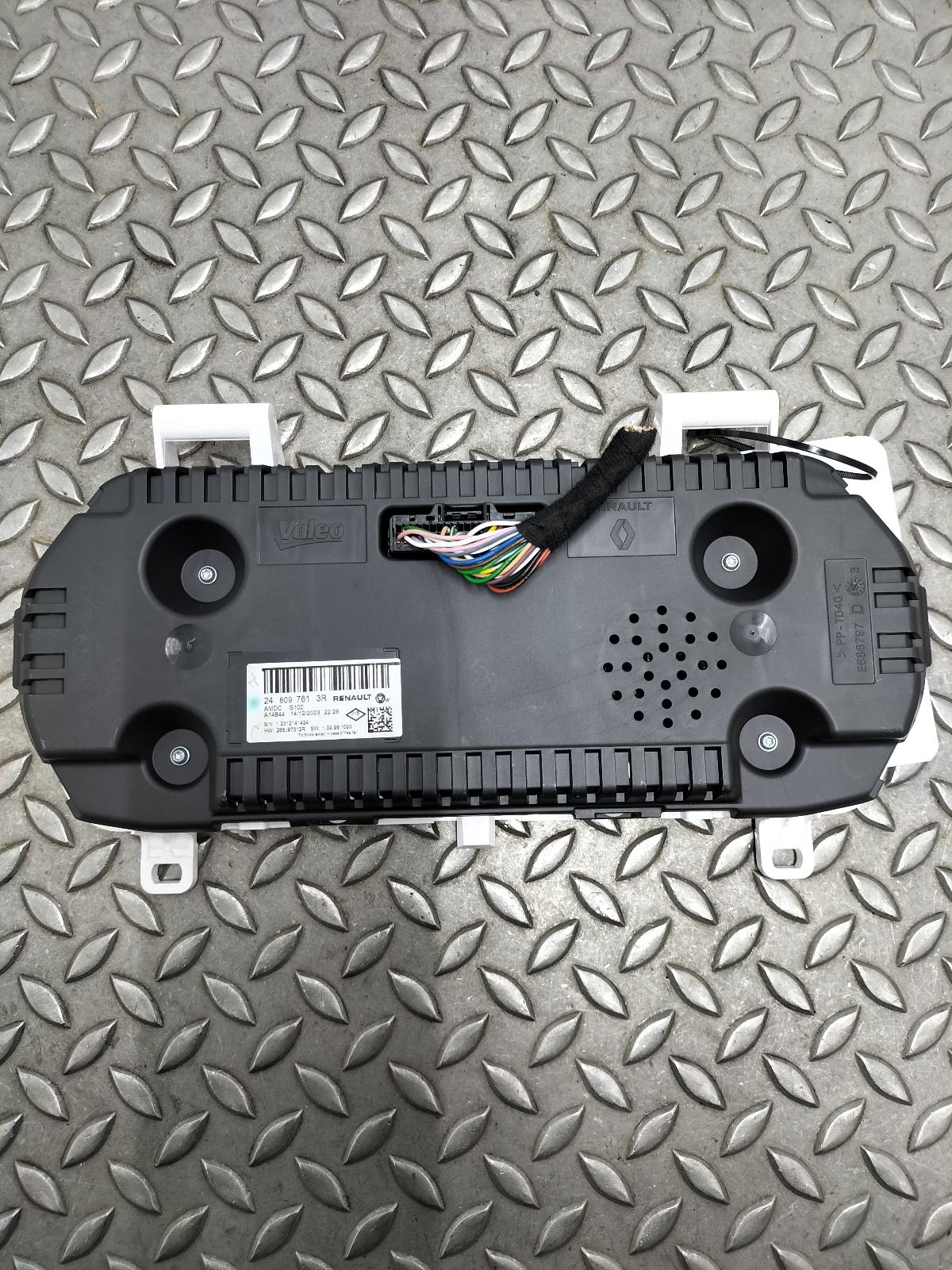 2024 RENAULT CLIO KLOKKENPANEEL View Auto part KLOKKENPANEEL RENAULT CLIO 2024