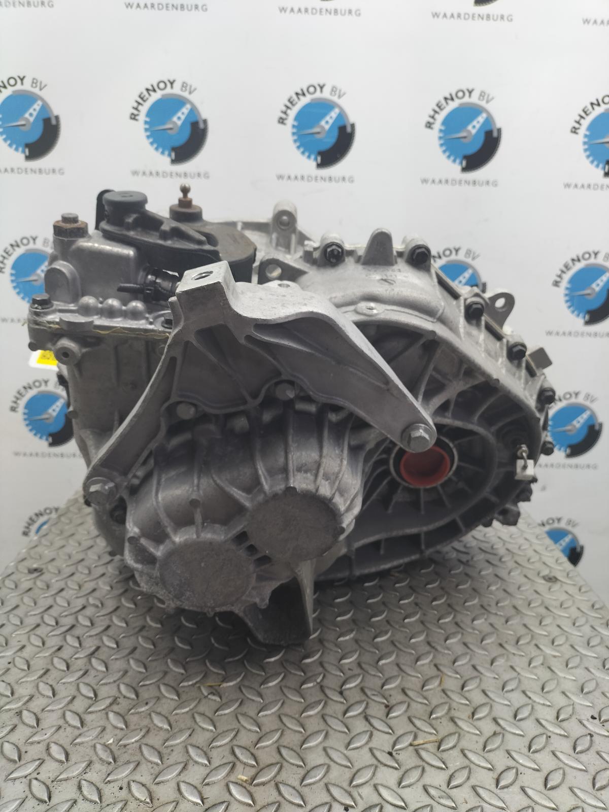View Auto part TRANSMISSIE / VERSNELLINGSBAK LAND ROVER FREELANDER 2013