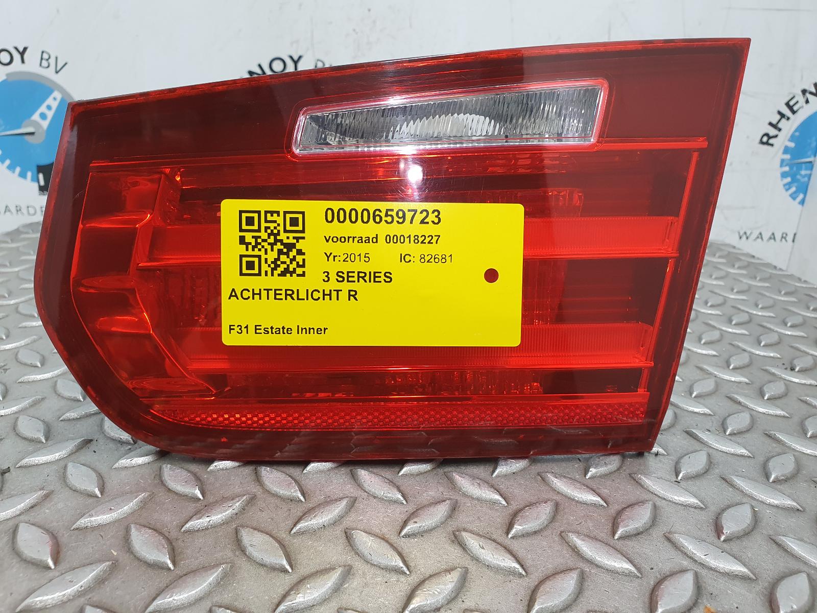 Bekijk Auto-onderdeel ACHTERLICHT R BMW 3 SERIES 2015