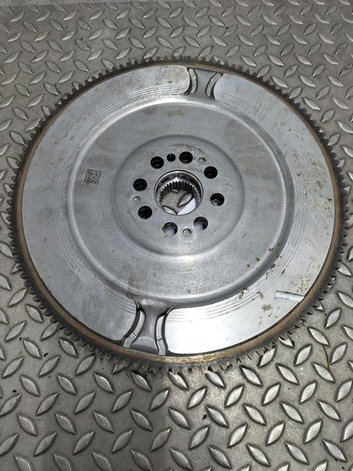 2025 BMW 5 SERIES VLIEGWIEL / KOPPELING View Auto part VLIEGWIEL / KOPPELING BMW 5 SERIES 2025