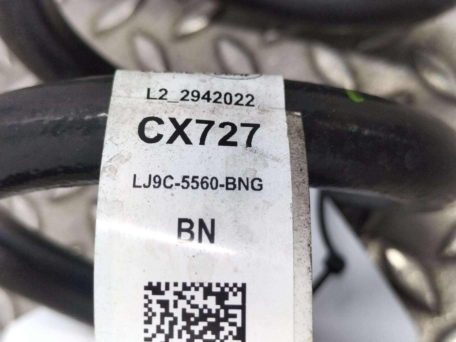 View Auto part SCHROEFVEER ACHTER FORD MUSTANG SUV 2022