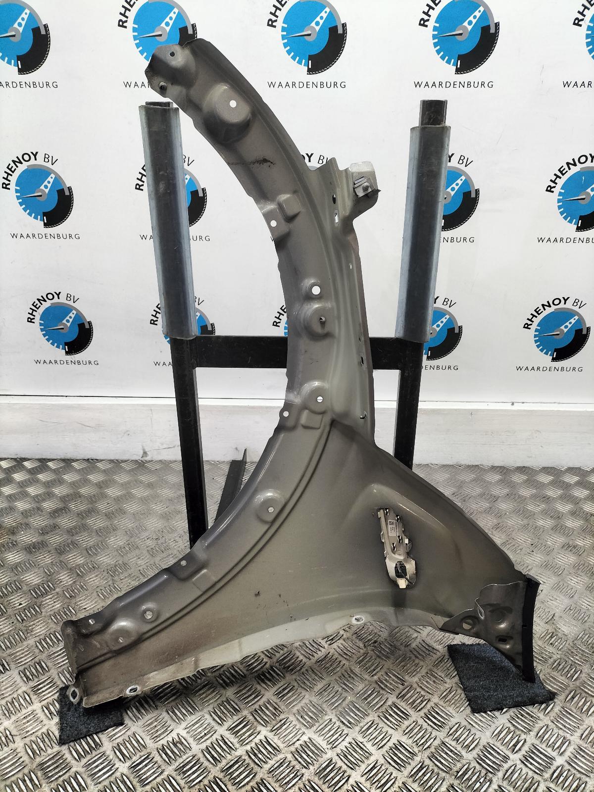 2018 MINI (BMW) MINI VOORSCHERM R View Auto part VOORSCHERM R MINI (BMW) MINI 2018