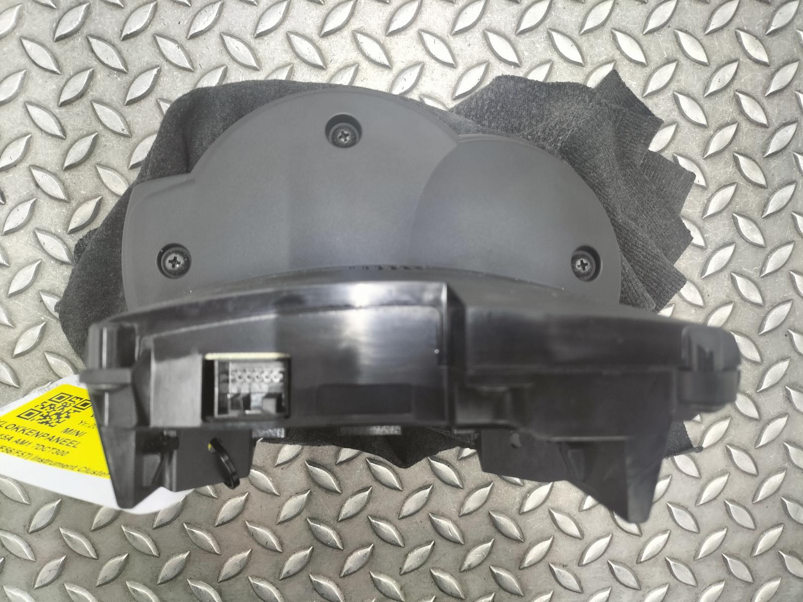 View Auto part KLOKKENPANEEL MINI (BMW) MINI 2018